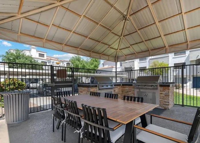 Ultimate Getaway 2br, Arcade, Free Parking And Pool Apartment Tempe