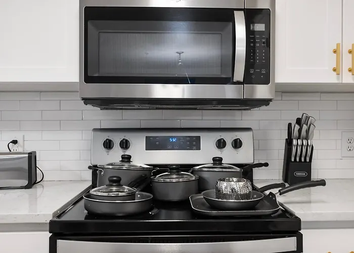 Ultimate Getaway 2br, Arcade, Free Parking And Pool *