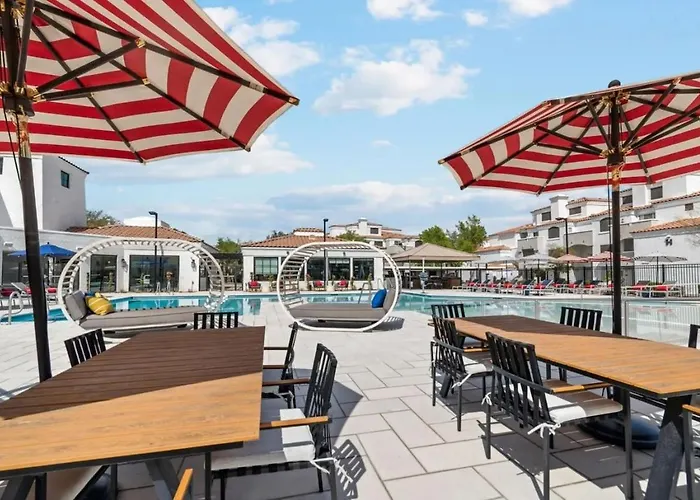 Ultimate Getaway 2br, Arcade, Free Parking And Pool Apartment *
