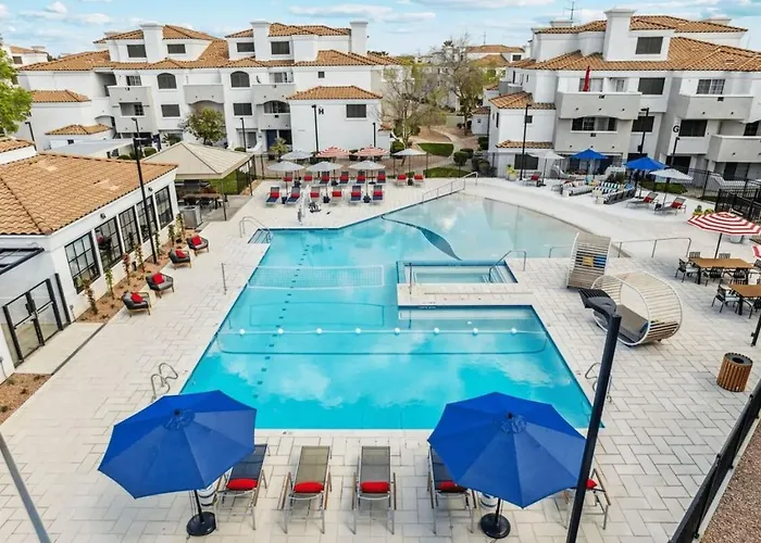Apartment Ultimate Getaway 2br, Arcade, Free Parking And Pool *
