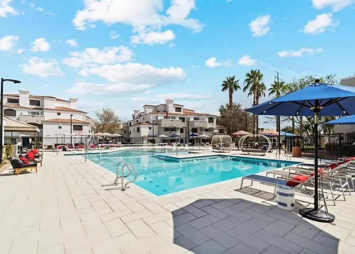 Ultimate Getaway 2br, Arcade, Free Parking And Pool Apartment