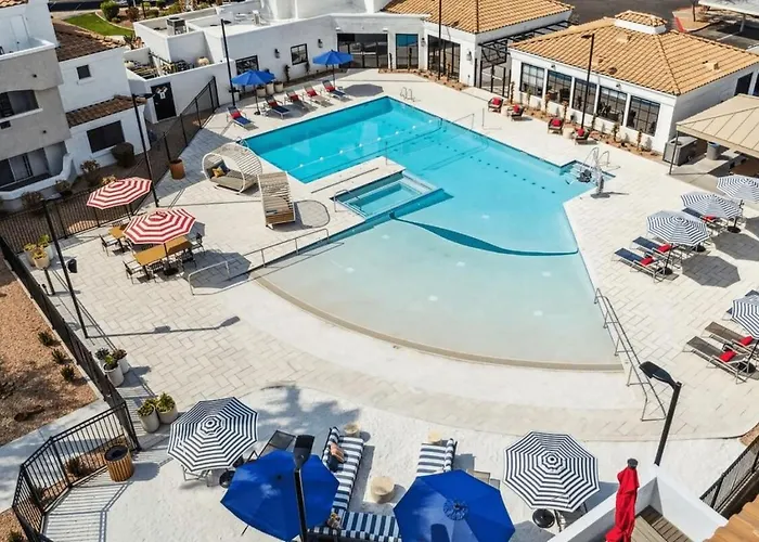 Ultimate Getaway 2br, Arcade, Free Parking And Pool Apartment Tempe