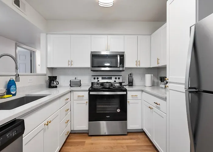 Ultimate Getaway 2br, Arcade, Free Parking And Pool Apartment *